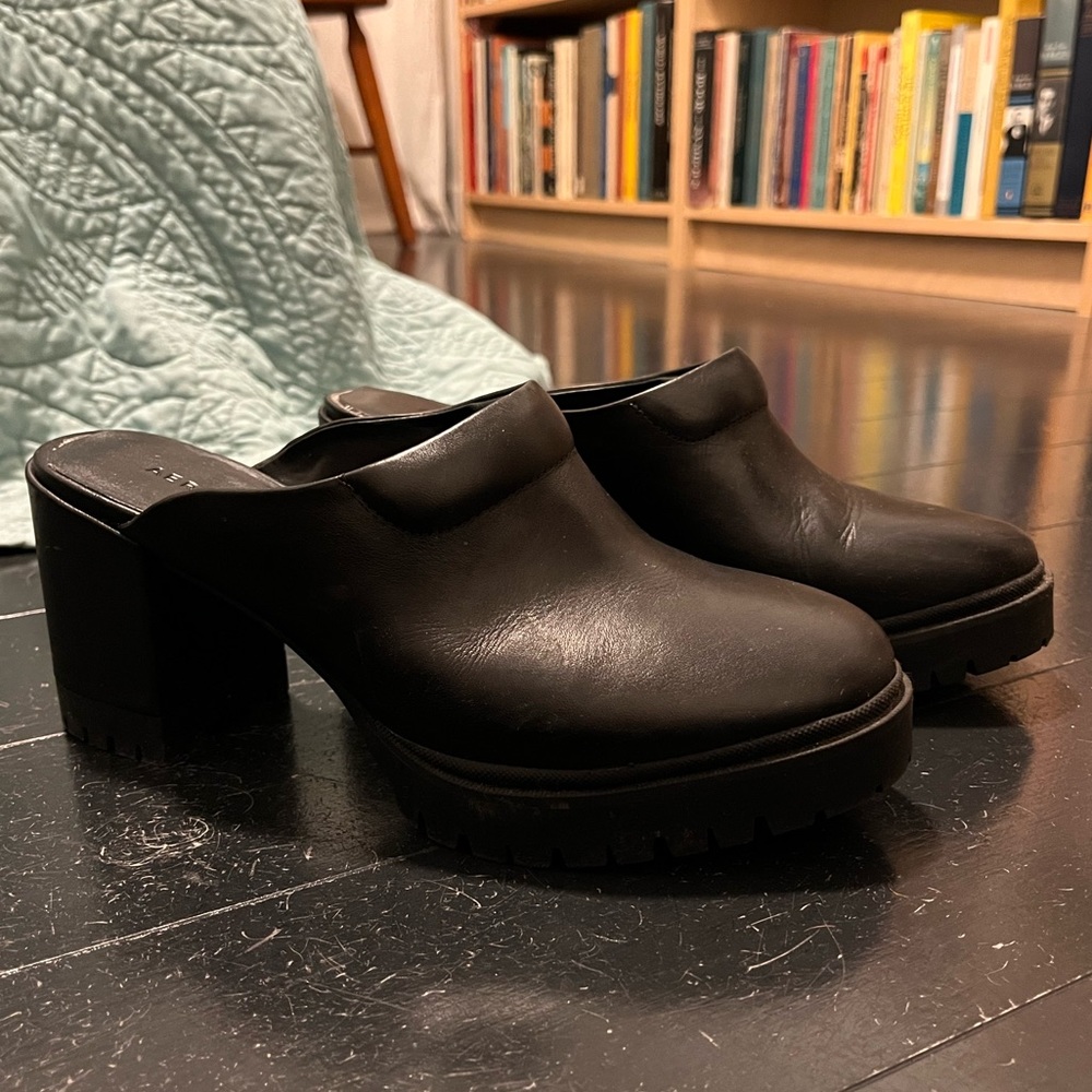 AEROSOLES CHUNKY MULES